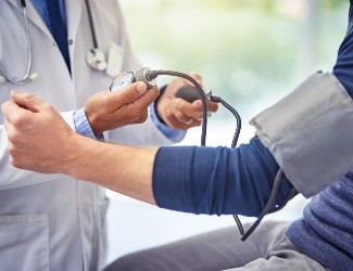 誘發(fā)高血壓的四個不良習(xí)慣，90%的人都在做！