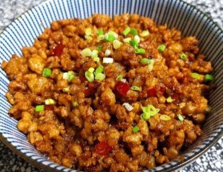 如果冰箱里只有一樣?xùn)|西，只能是它——萬能的三七肉臊子